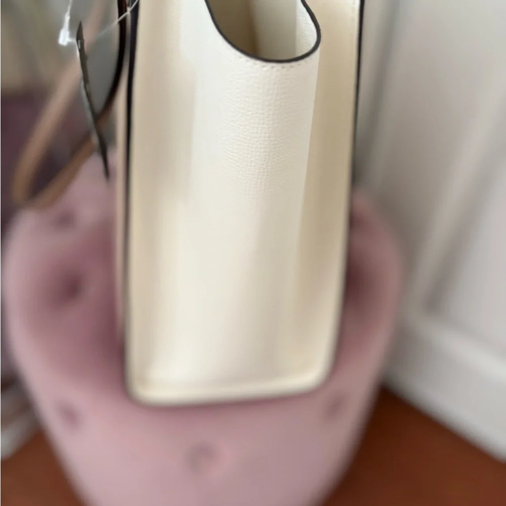 Kate Spade Tote Bag - Picture 8 of 10